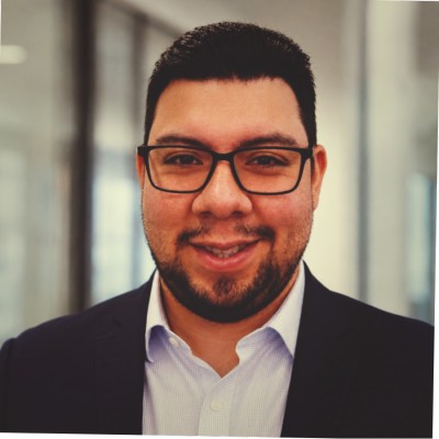 Portrait of Roberto Rodriguez, short-term rental operations specialist